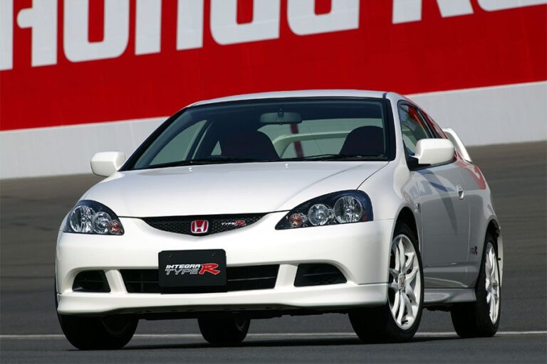 A Guide to the JDM DC5 OEM Momo Steering Wheel Upgrading Your Acura